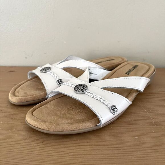 Minnetonka White Leather Boho Sandals Size 10 Silver Hardware Slip On Comfort - Picture 11 of 11